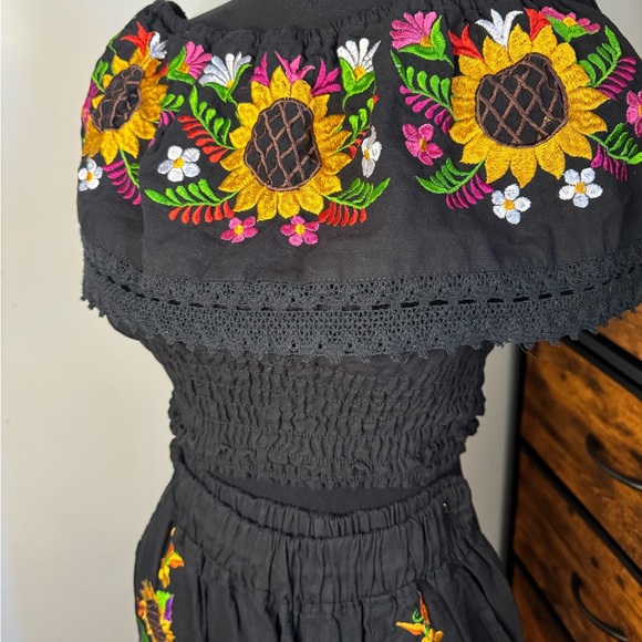 Two Piece Traditional pattern Pants Set ✨ - Picture 4 of 6